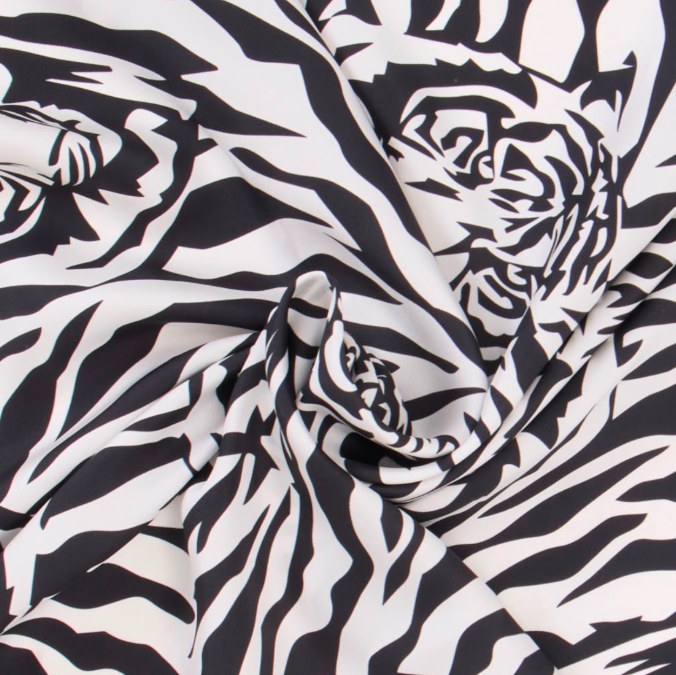 Giovanni Boulera Kaplan Motifli Patterned Mulberry Twill Silk Scarf 90x90 cm