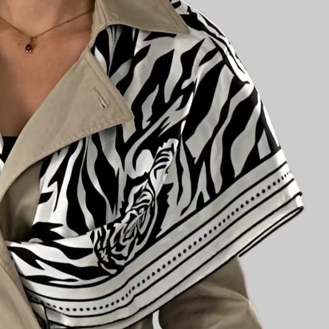 Giovanni Boulera Kaplan Motifli Patterned Mulberry Twill Silk Scarf 90x90 cm