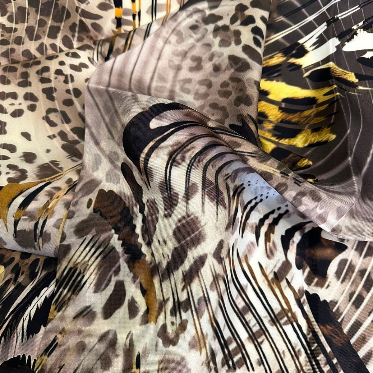 Giovanni Boulera Leopard Print Mulberry Twill Silk Scarf 200x65 cm